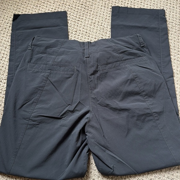 North Face Men’s Hiking Pants - Picture 2 of 4